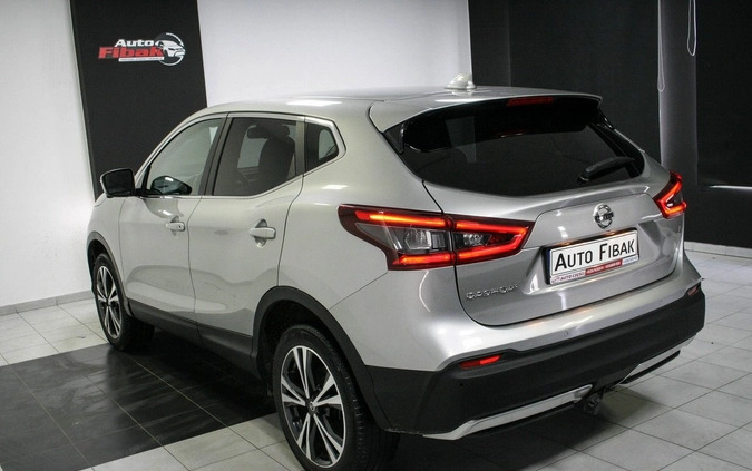 Nissan Qashqai cena 75900 przebieg: 75000, rok produkcji 2019 z Czarnków małe 232